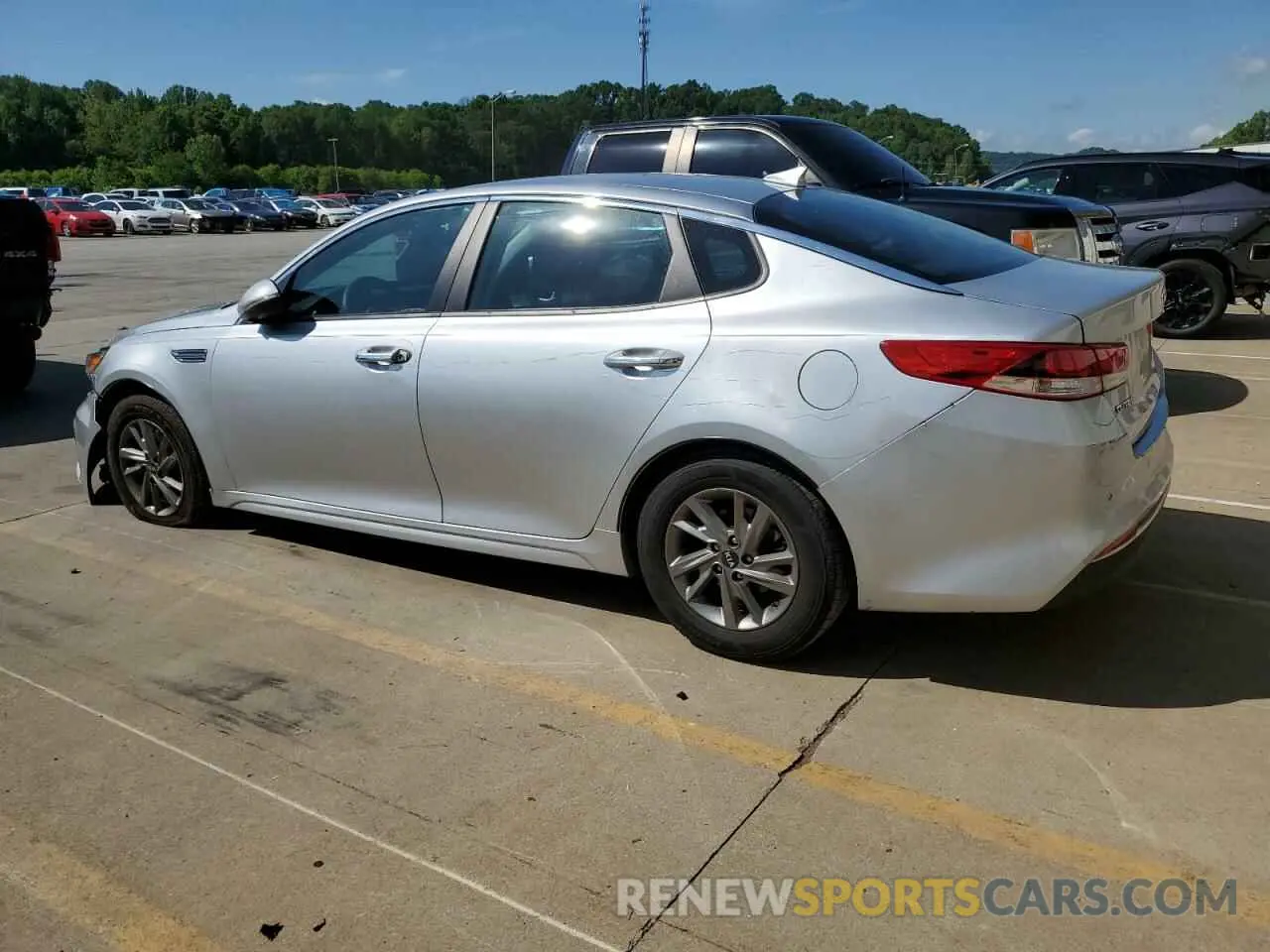 2 fotografías del automóvil dañado 5XXGT4L31KG323056 KIA OPTIMA 2019
