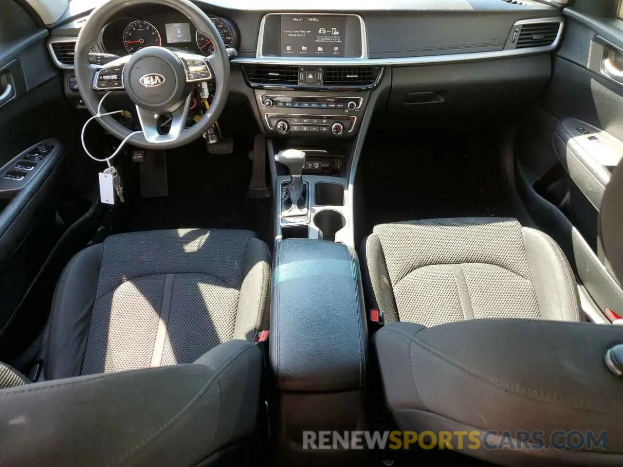 8 fotografías del automóvil dañado 5XXGT4L31KG323056 KIA OPTIMA 2019