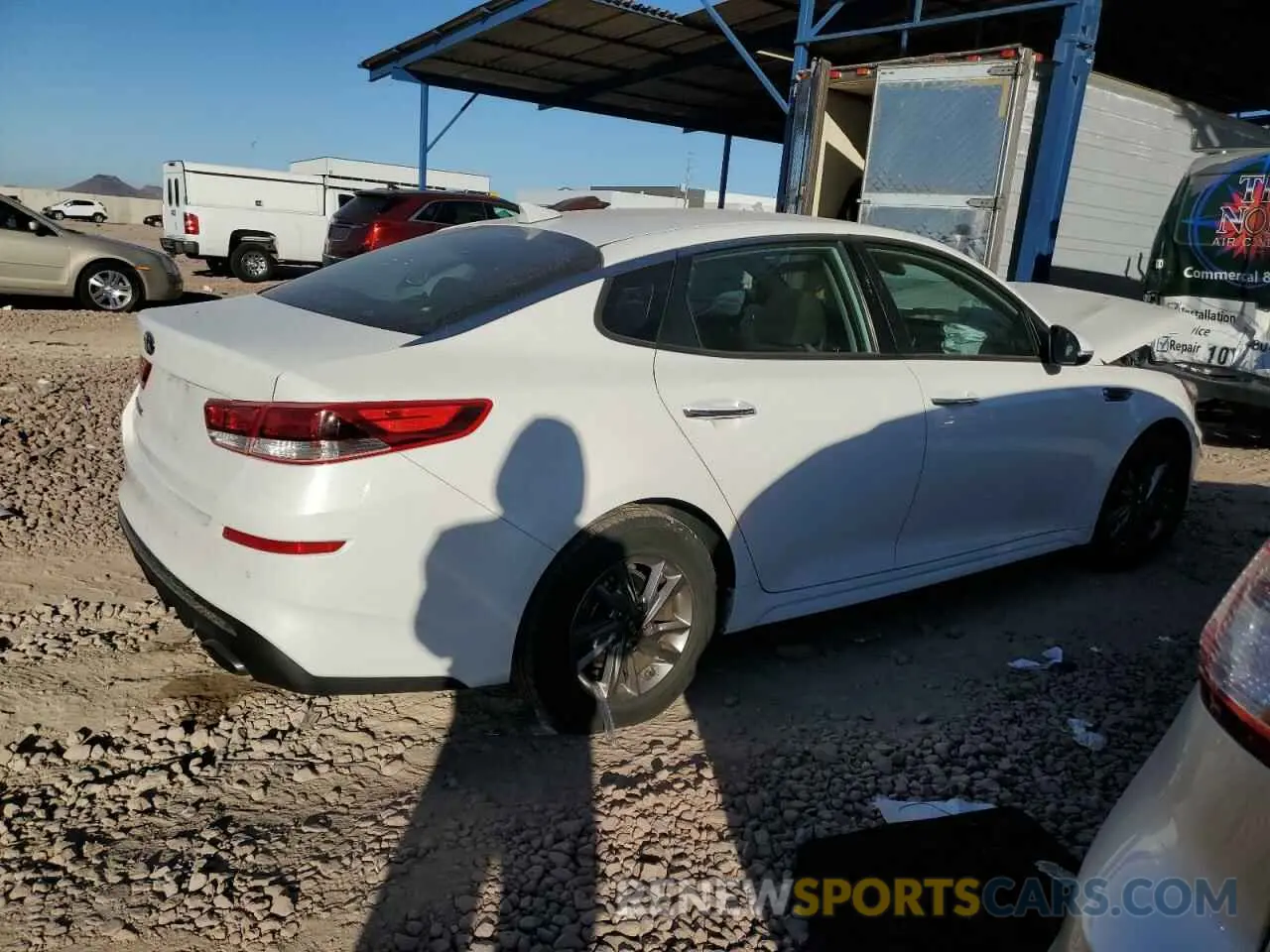 3 fotografías del automóvil dañado 5XXGT4L31KG329990 KIA OPTIMA 2019