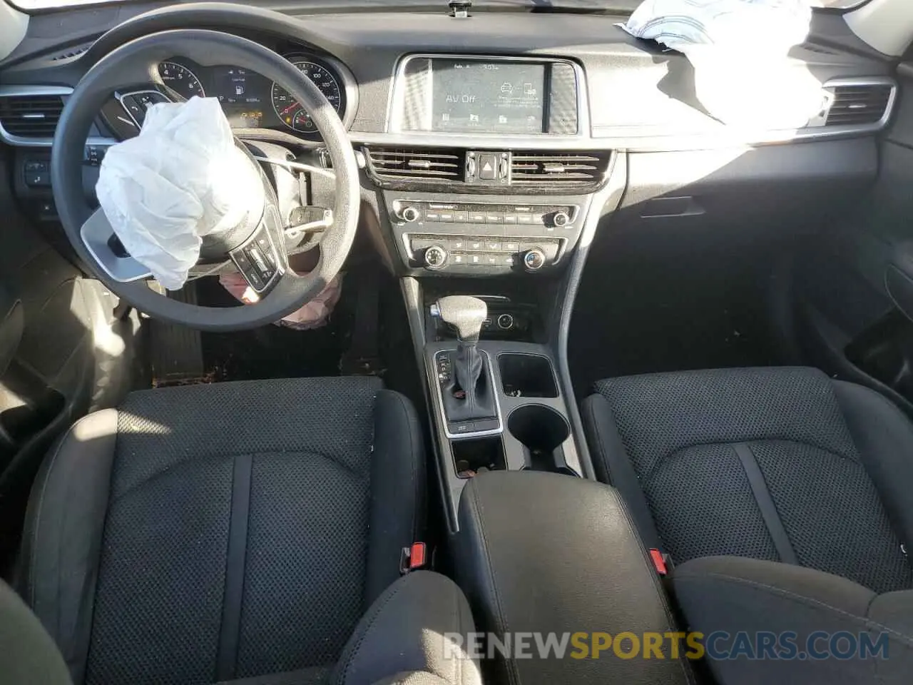8 fotografías del automóvil dañado 5XXGT4L31KG329990 KIA OPTIMA 2019