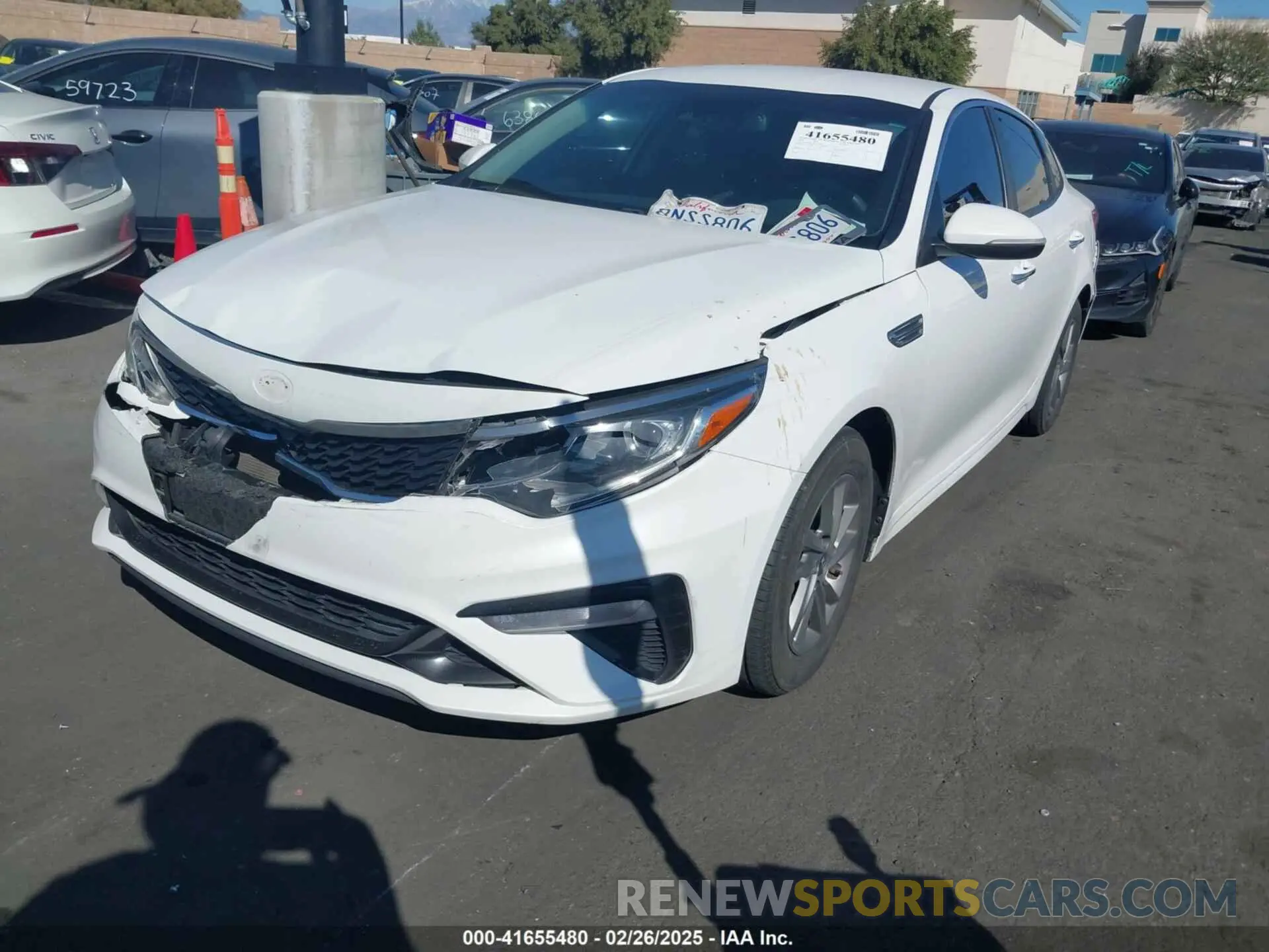 2 fotografías del automóvil dañado 5XXGT4L31KG335756 KIA OPTIMA 2019
