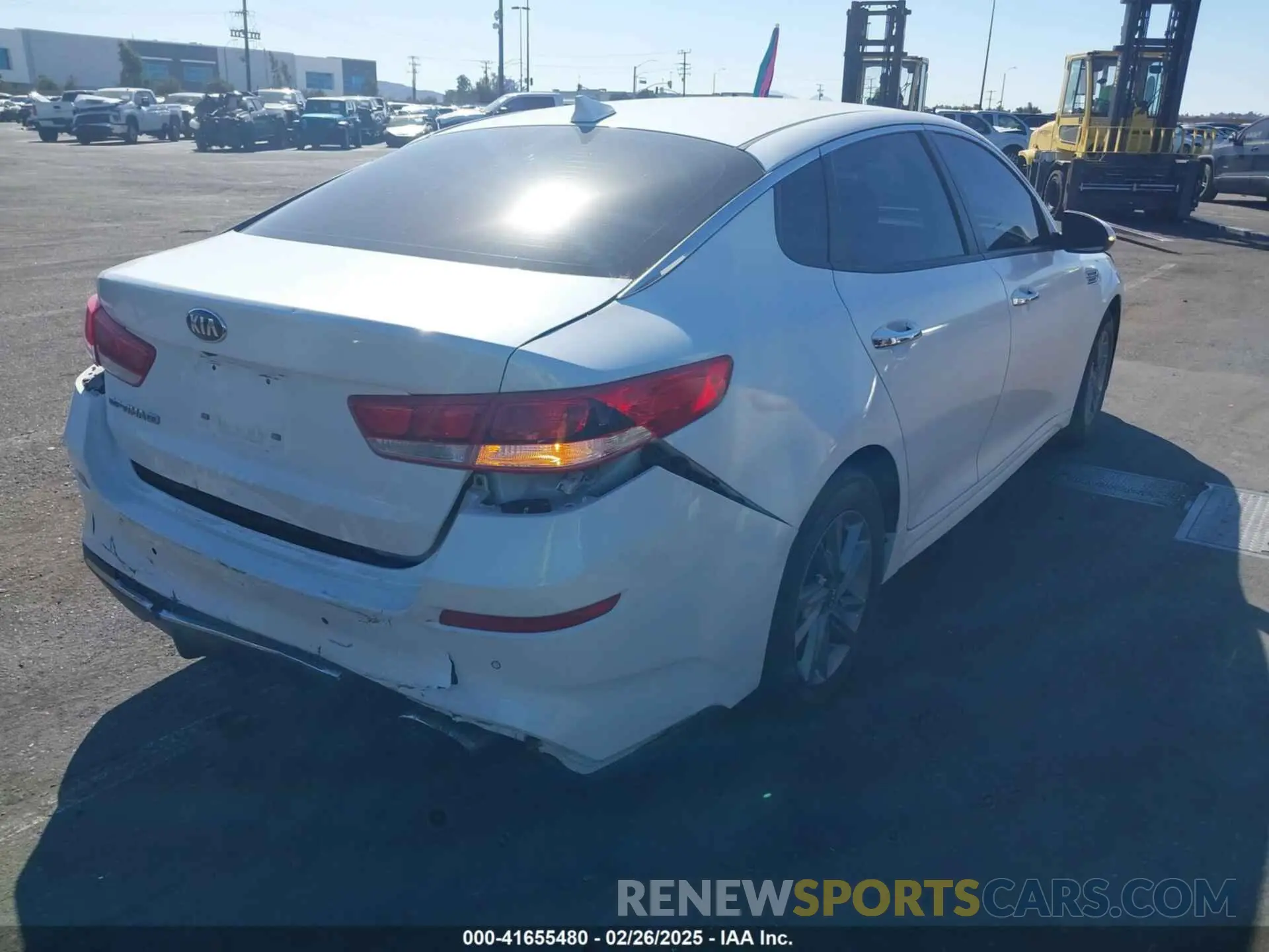 4 fotografías del automóvil dañado 5XXGT4L31KG335756 KIA OPTIMA 2019