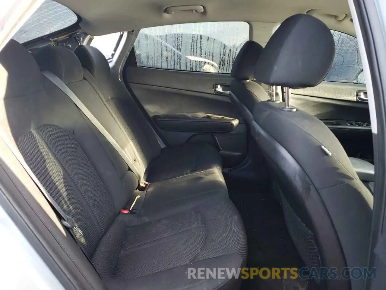 10 fotografías del automóvil dañado 5XXGT4L31KG344103 KIA OPTIMA 2019