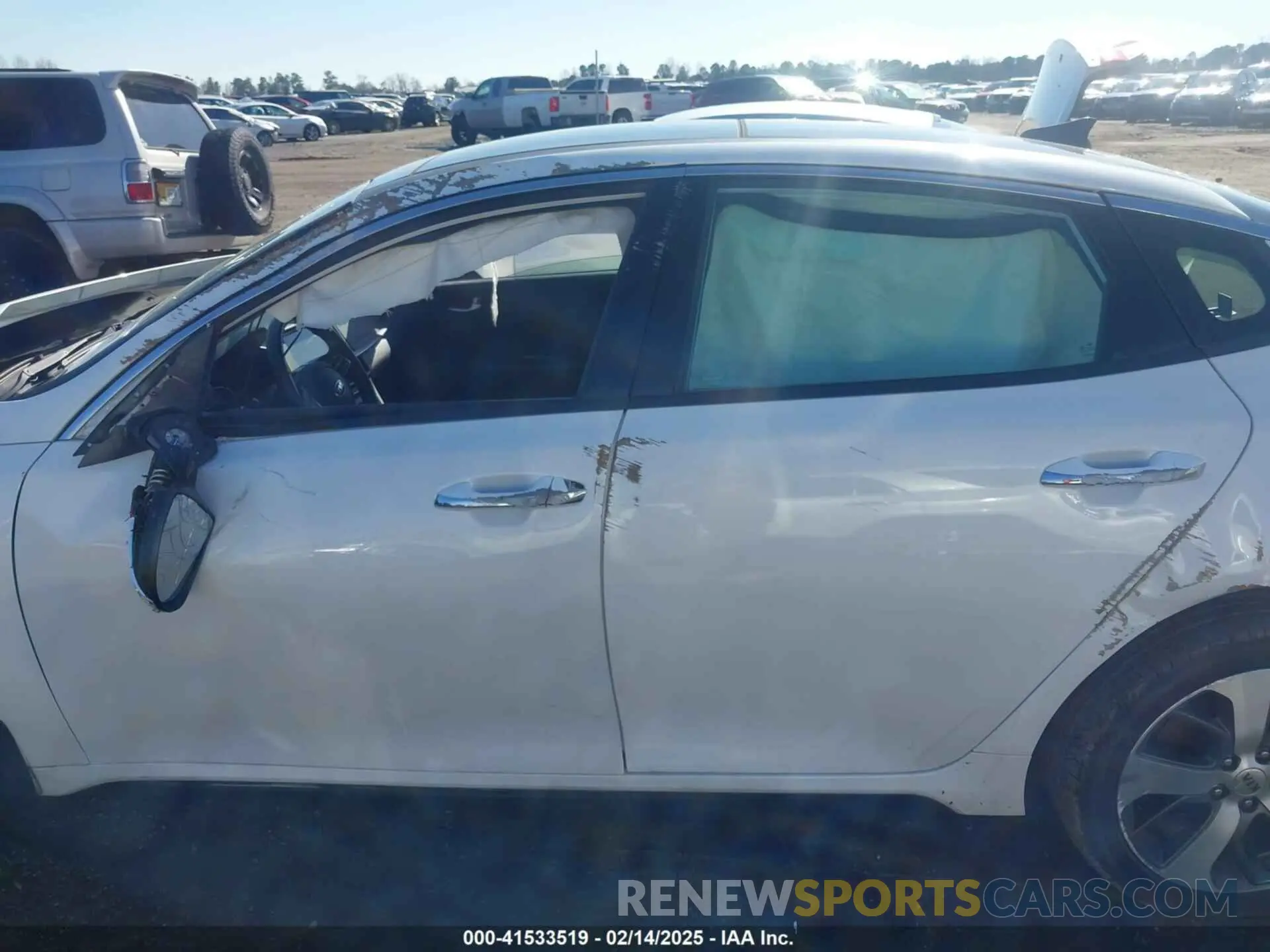 15 fotografías del automóvil dañado 5XXGT4L31KG347762 KIA OPTIMA 2019