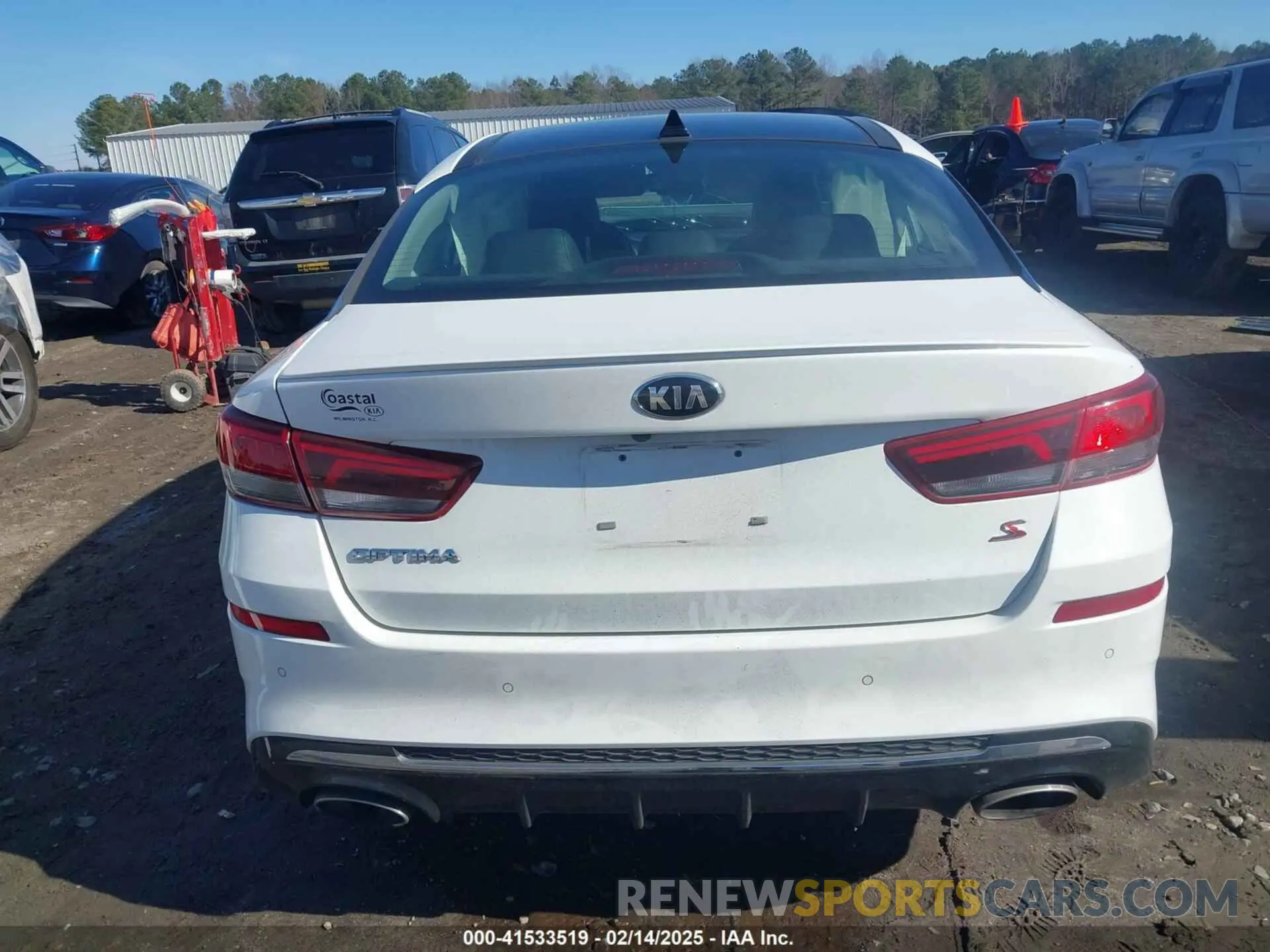17 fotografías del automóvil dañado 5XXGT4L31KG347762 KIA OPTIMA 2019