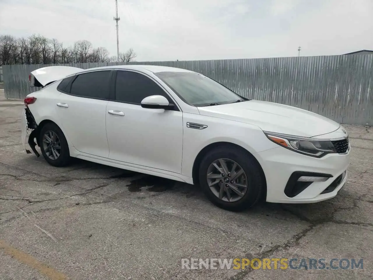 4 fotografías del automóvil dañado 5XXGT4L31KG357806 KIA OPTIMA 2019