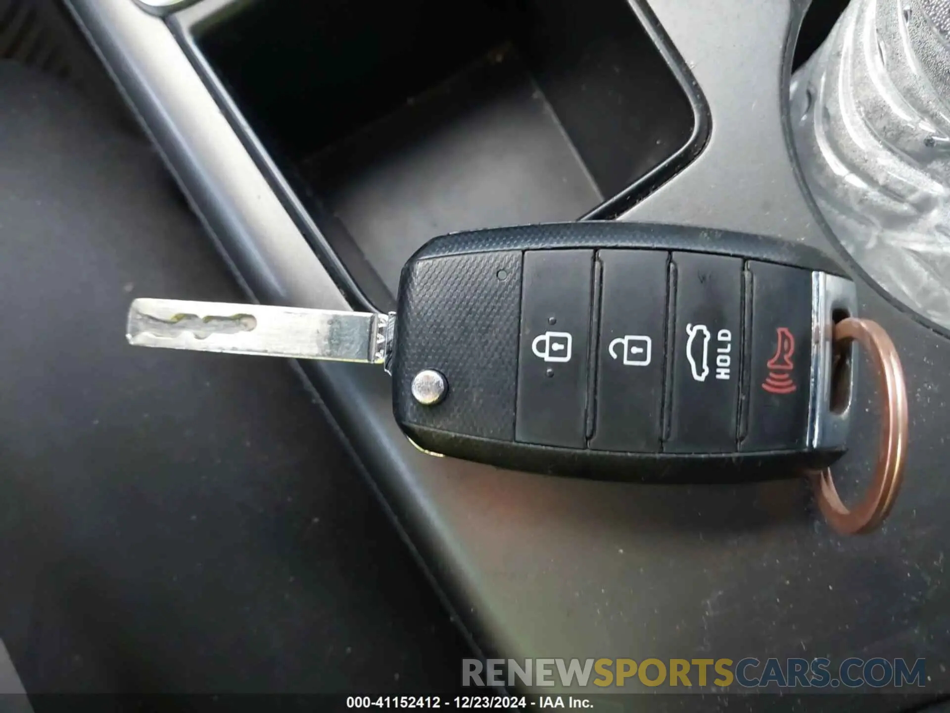 11 fotografías del automóvil dañado 5XXGT4L31KG365159 KIA OPTIMA 2019