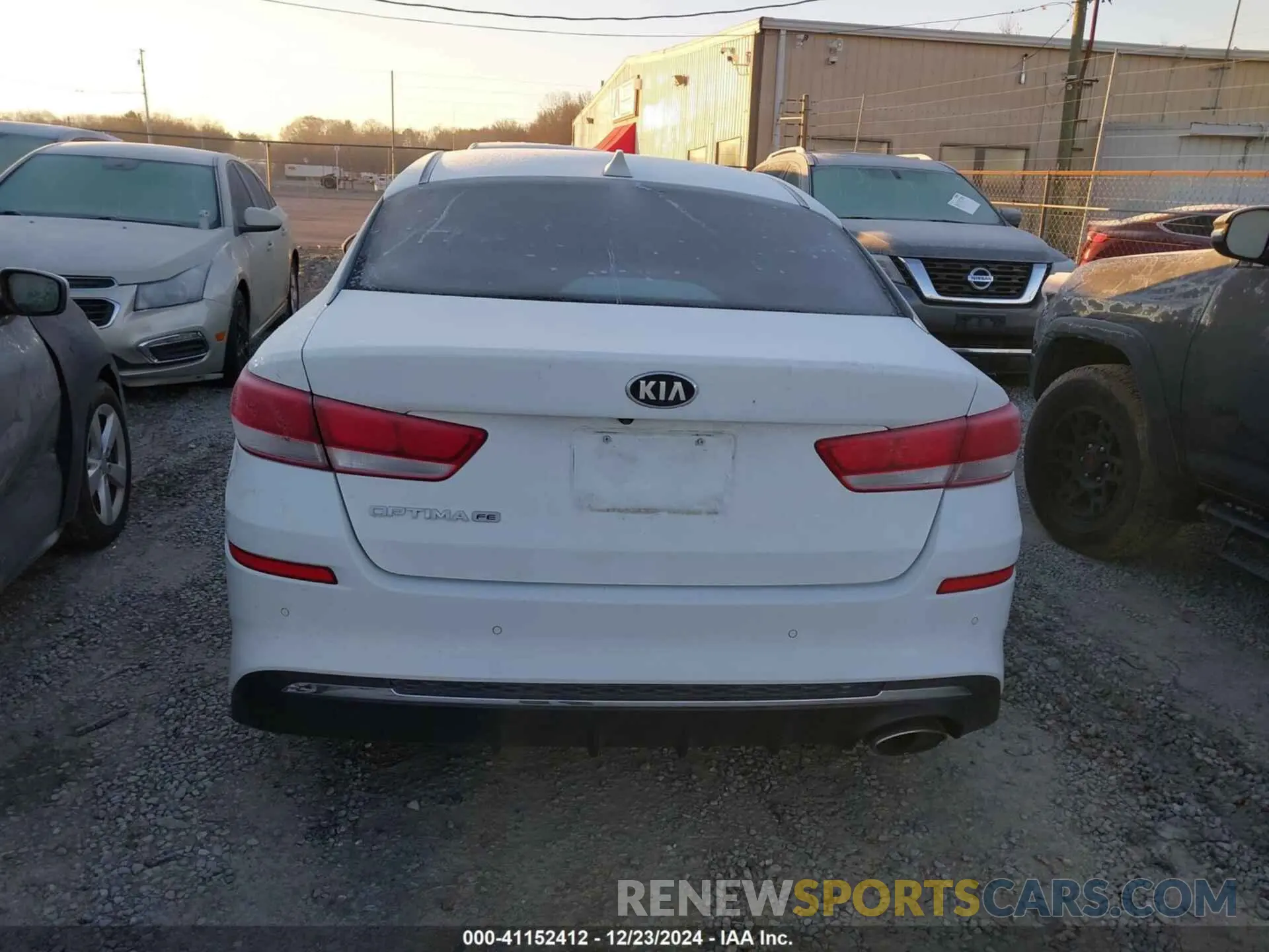 16 fotografías del automóvil dañado 5XXGT4L31KG365159 KIA OPTIMA 2019