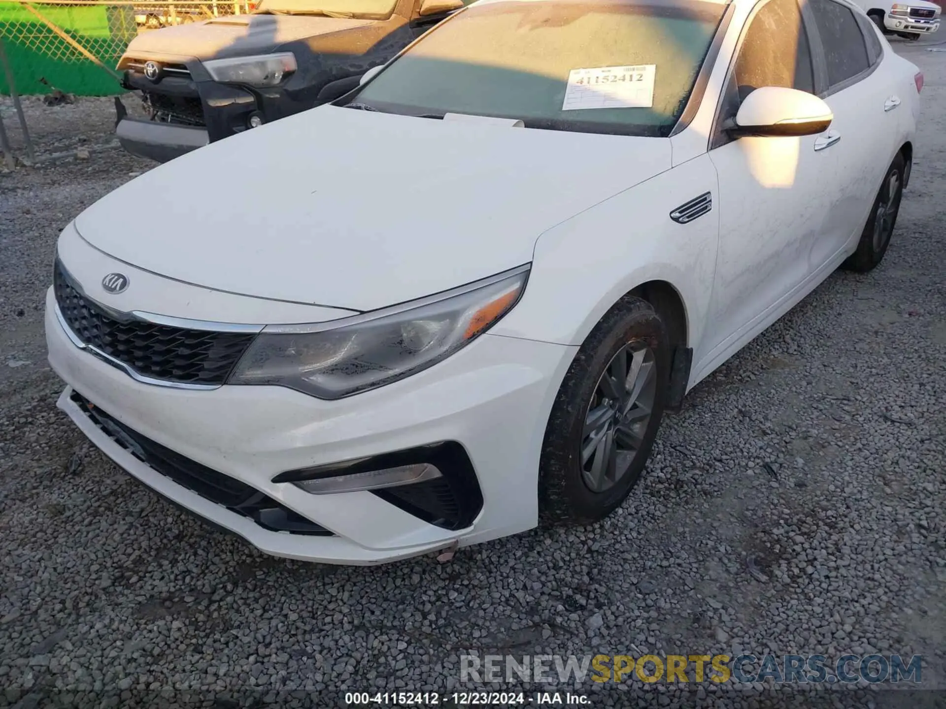 2 fotografías del automóvil dañado 5XXGT4L31KG365159 KIA OPTIMA 2019