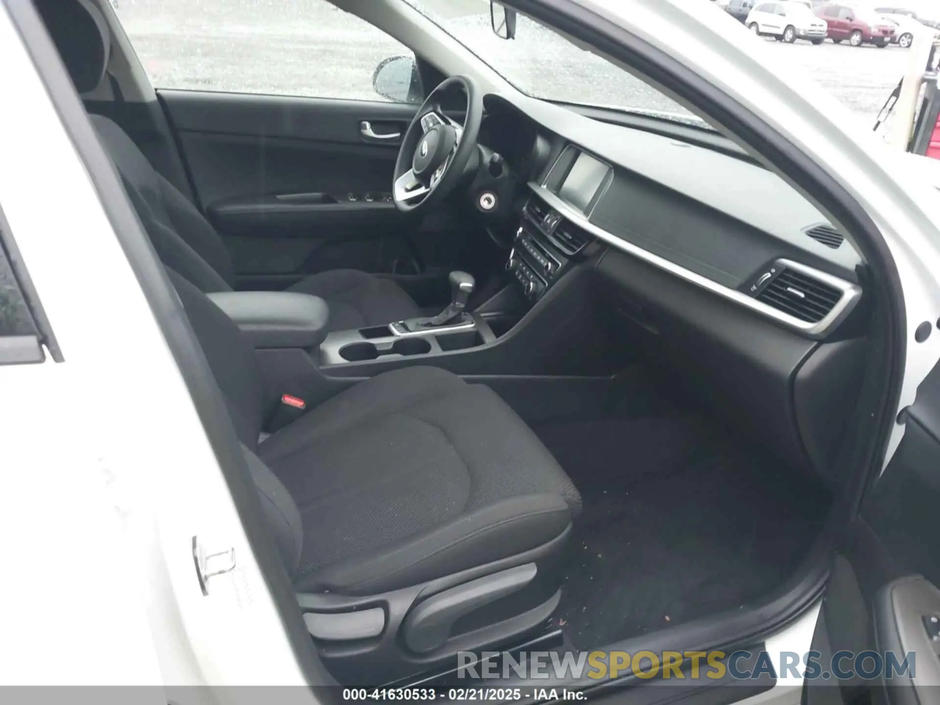 5 fotografías del automóvil dañado 5XXGT4L31KG366263 KIA OPTIMA 2019