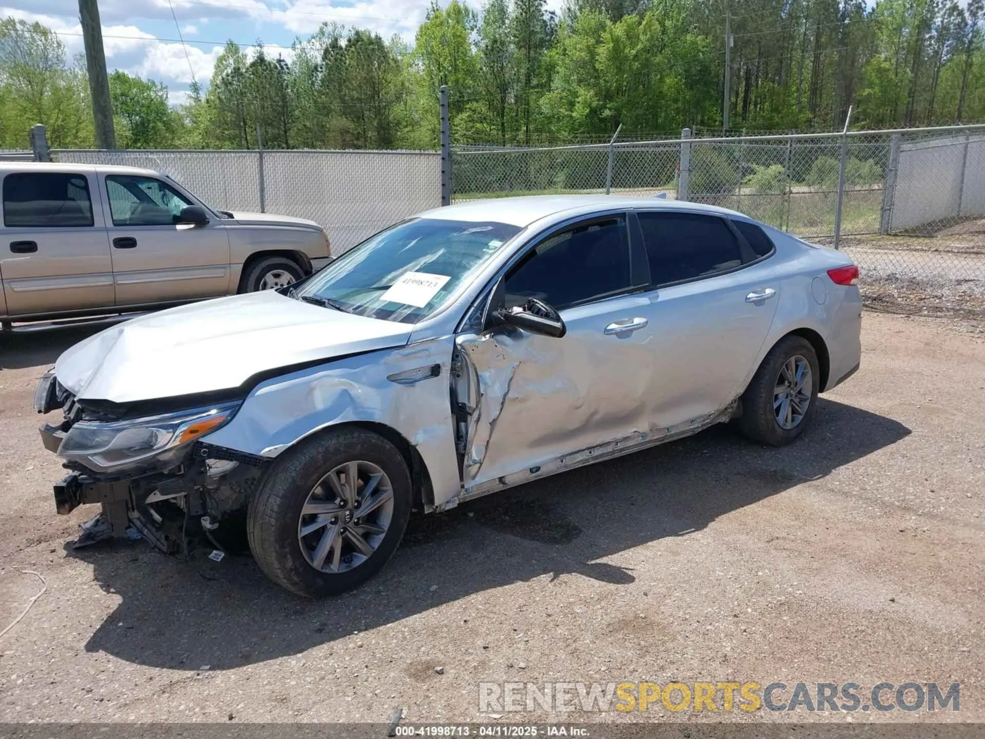 2 fotografías del automóvil dañado 5XXGT4L32KG282081 KIA OPTIMA 2019