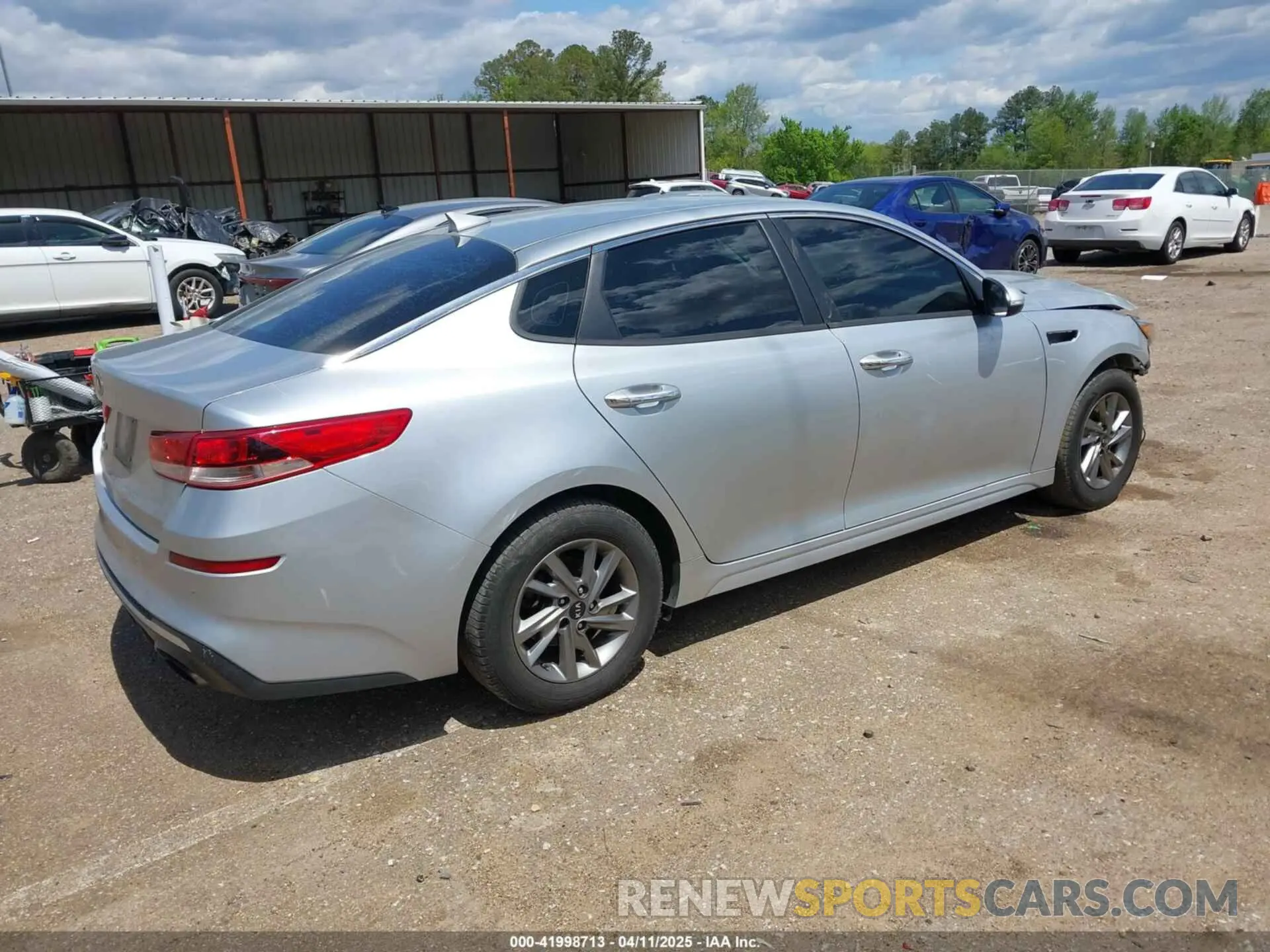 4 fotografías del automóvil dañado 5XXGT4L32KG282081 KIA OPTIMA 2019