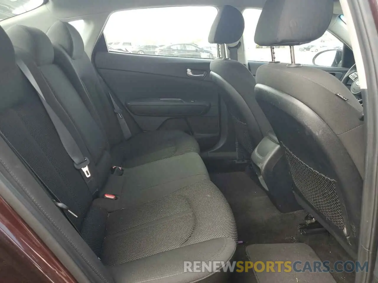 10 fotografías del automóvil dañado 5XXGT4L32KG286289 KIA OPTIMA 2019