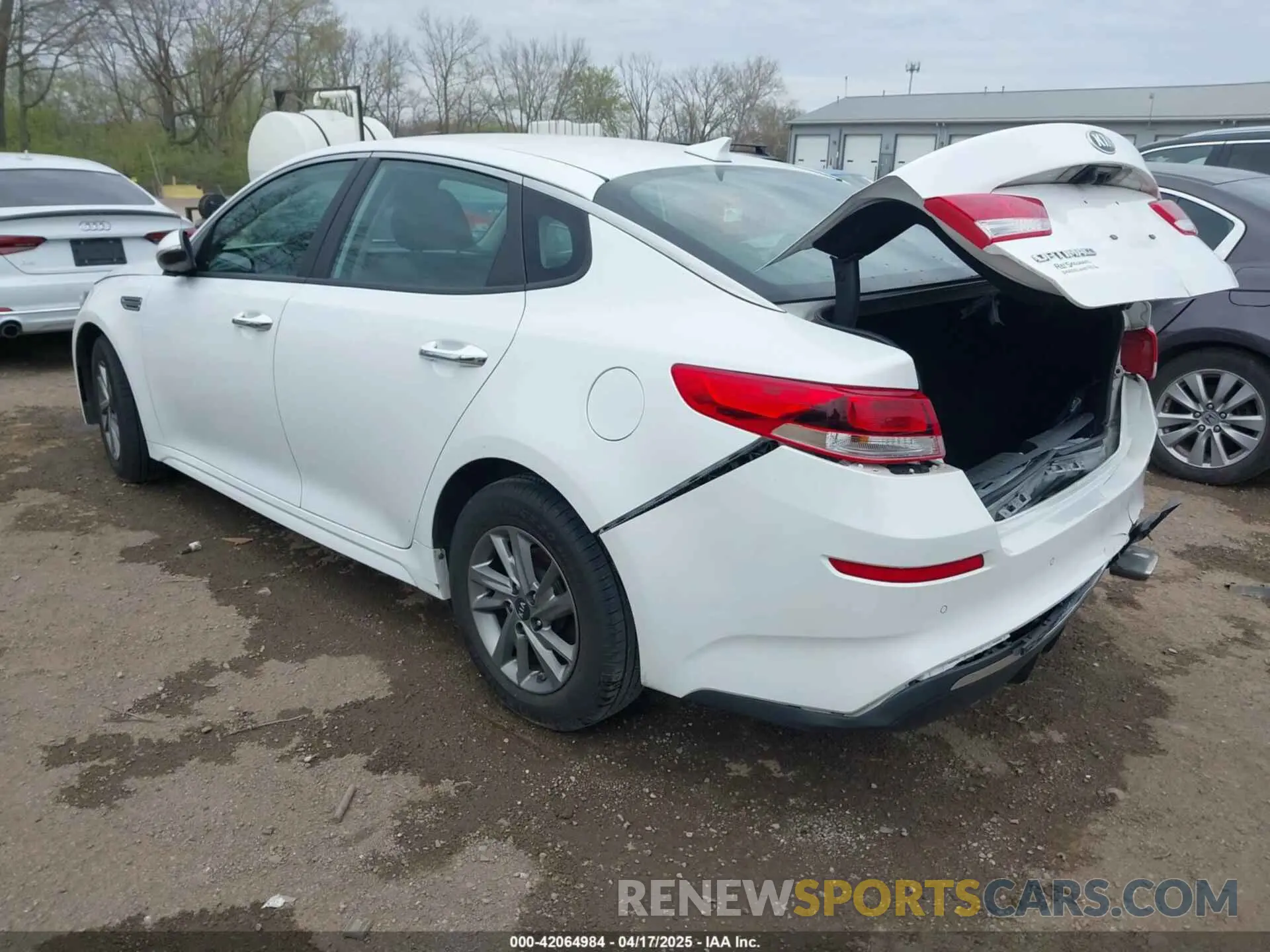 3 fotografías del automóvil dañado 5XXGT4L32KG312986 KIA OPTIMA 2019