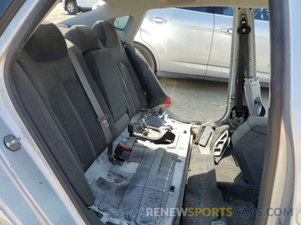 10 fotografías del automóvil dañado 5XXGT4L32KG369950 KIA OPTIMA 2019