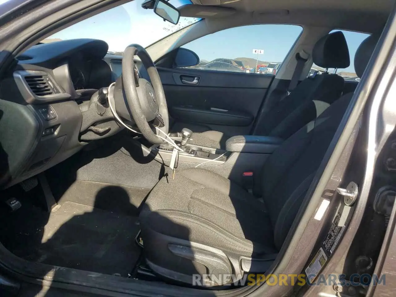 7 fotografías del automóvil dañado 5XXGT4L33KG275866 KIA OPTIMA 2019