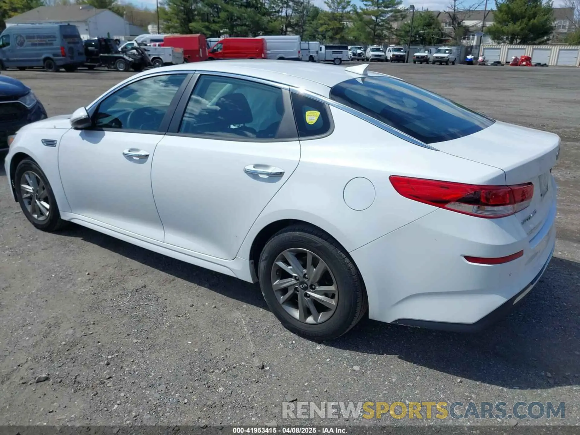 3 fotografías del automóvil dañado 5XXGT4L33KG306453 KIA OPTIMA 2019