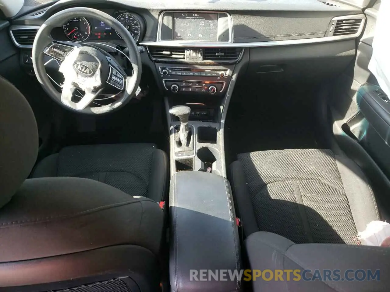 8 fotografías del automóvil dañado 5XXGT4L33KG307196 KIA OPTIMA 2019