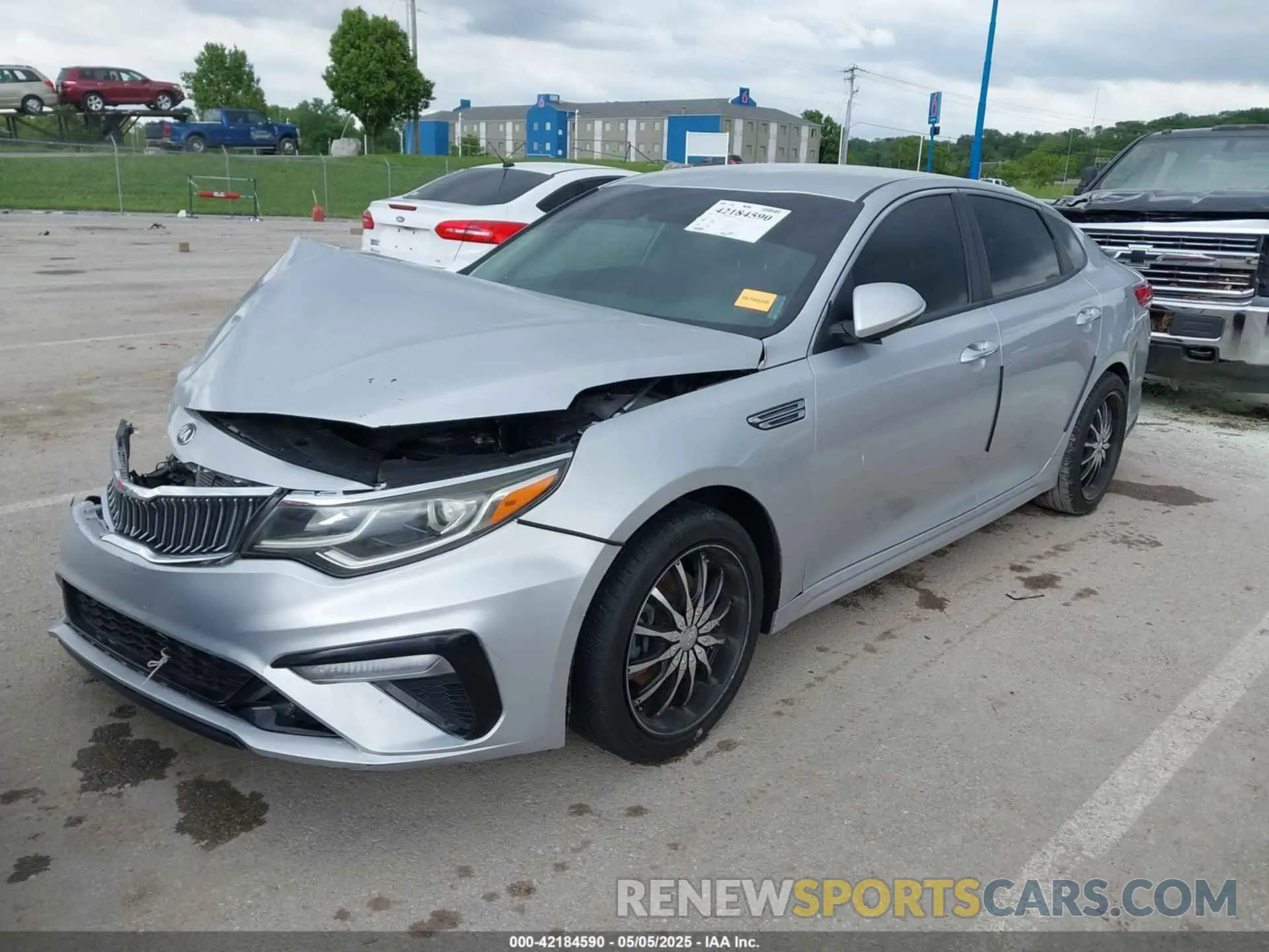 2 fotografías del automóvil dañado 5XXGT4L33KG320322 KIA OPTIMA 2019