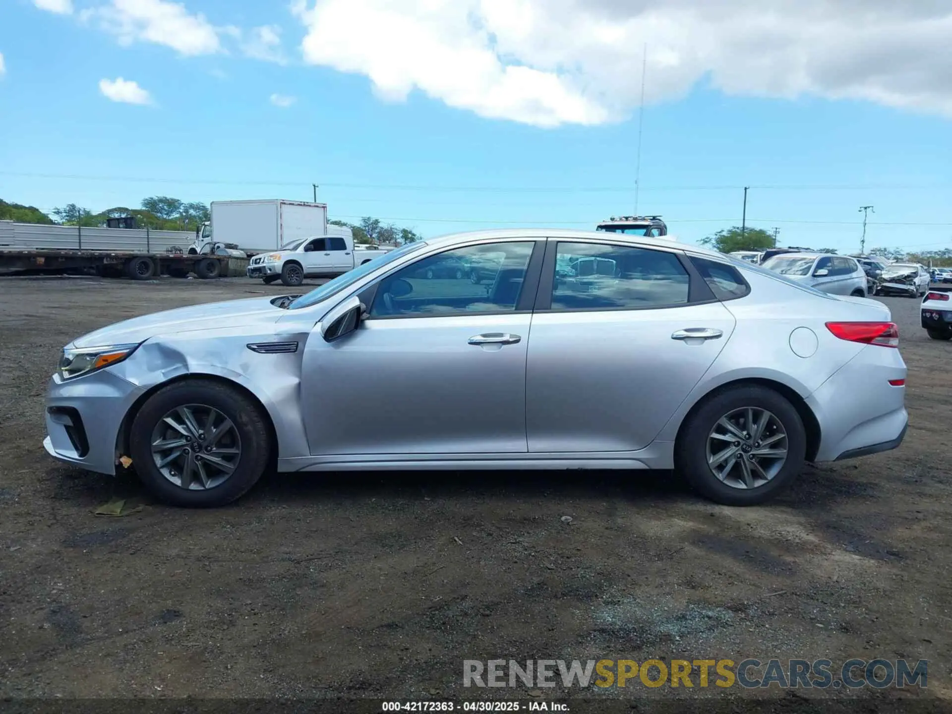 14 fotografías del automóvil dañado 5XXGT4L33KG328565 KIA OPTIMA 2019