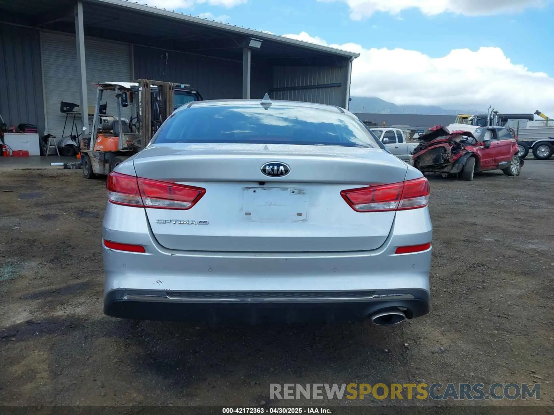 16 fotografías del automóvil dañado 5XXGT4L33KG328565 KIA OPTIMA 2019