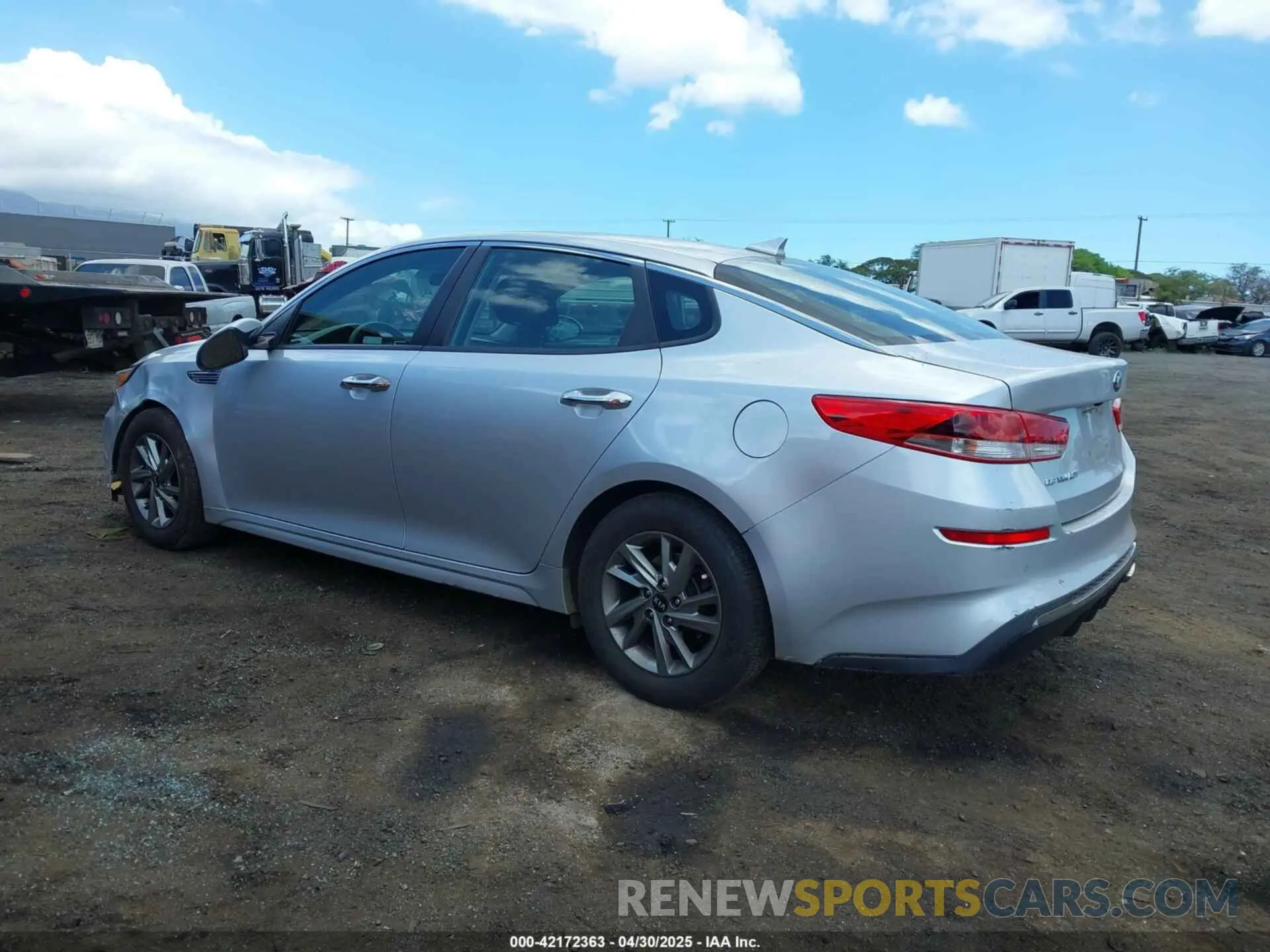 3 fotografías del automóvil dañado 5XXGT4L33KG328565 KIA OPTIMA 2019