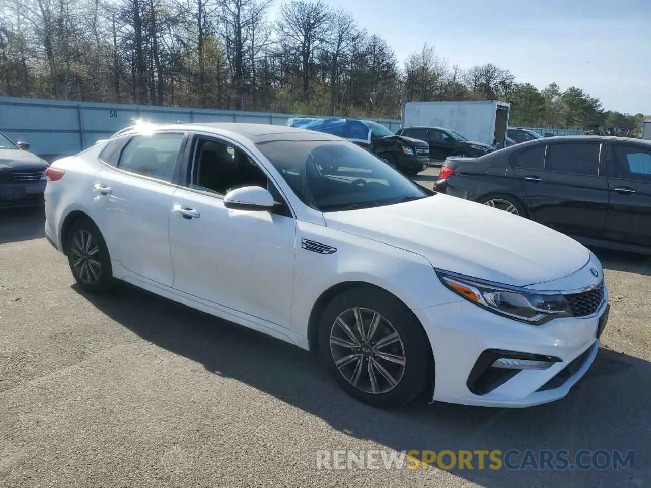 4 fotografías del automóvil dañado 5XXGT4L33KG329442 KIA OPTIMA 2019
