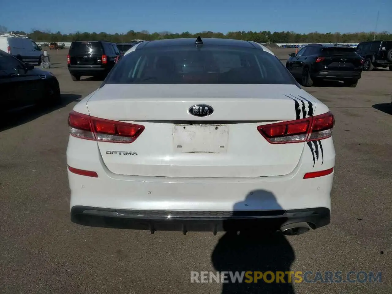 6 fotografías del automóvil dañado 5XXGT4L33KG329442 KIA OPTIMA 2019