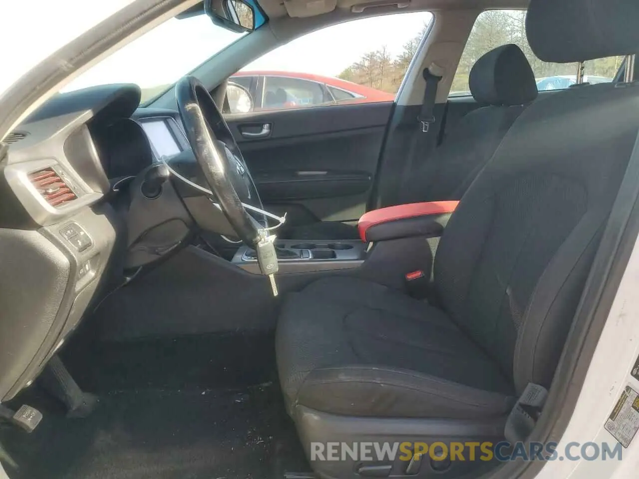 7 fotografías del automóvil dañado 5XXGT4L33KG329442 KIA OPTIMA 2019