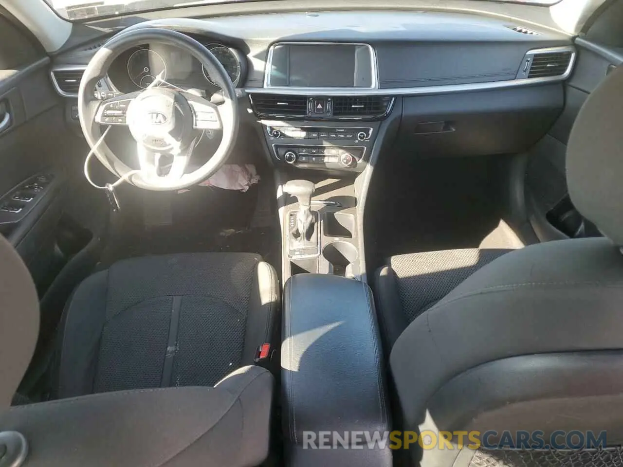 8 fotografías del automóvil dañado 5XXGT4L33KG337671 KIA OPTIMA 2019