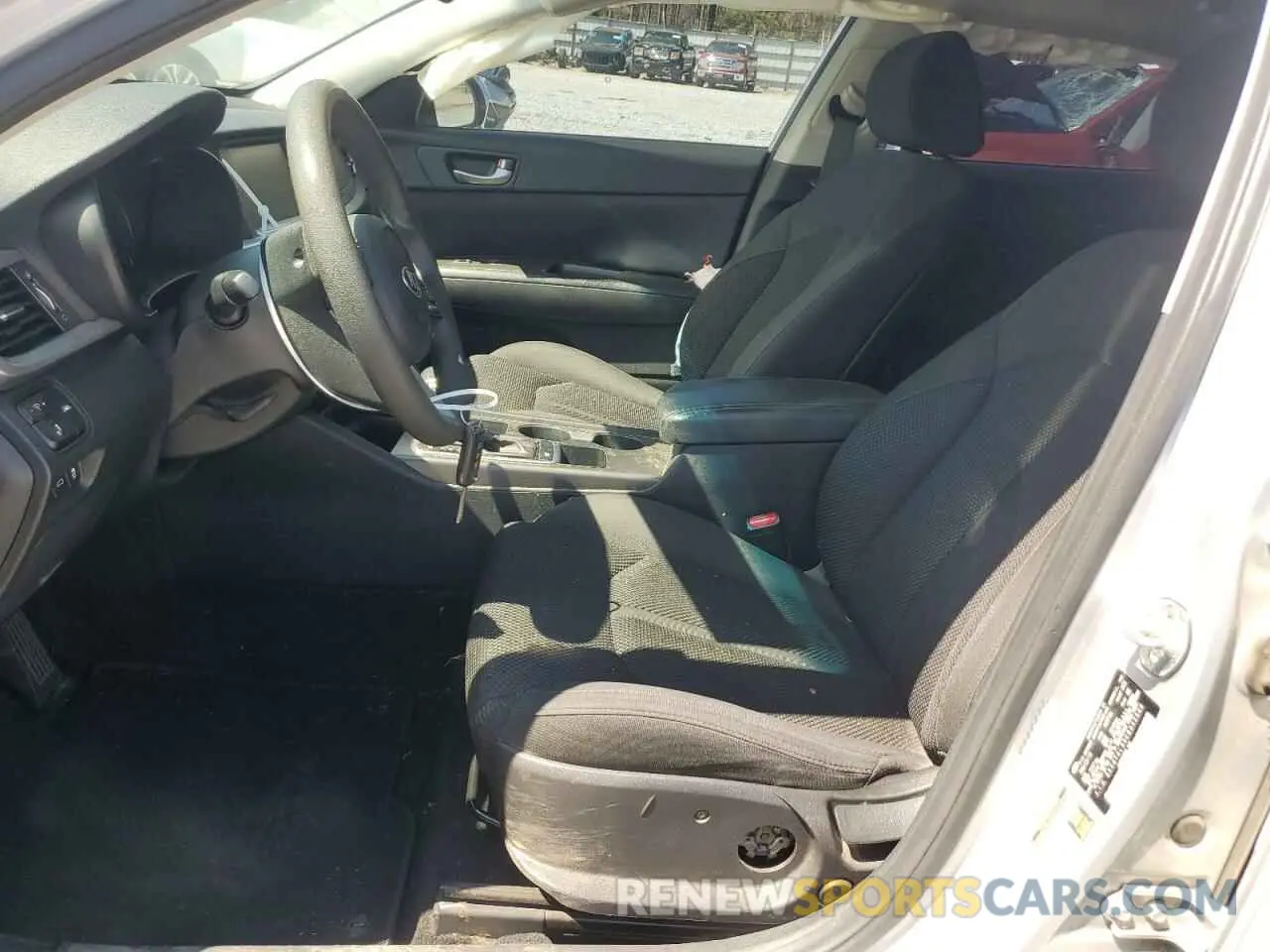 7 fotografías del automóvil dañado 5XXGT4L33KG342546 KIA OPTIMA 2019
