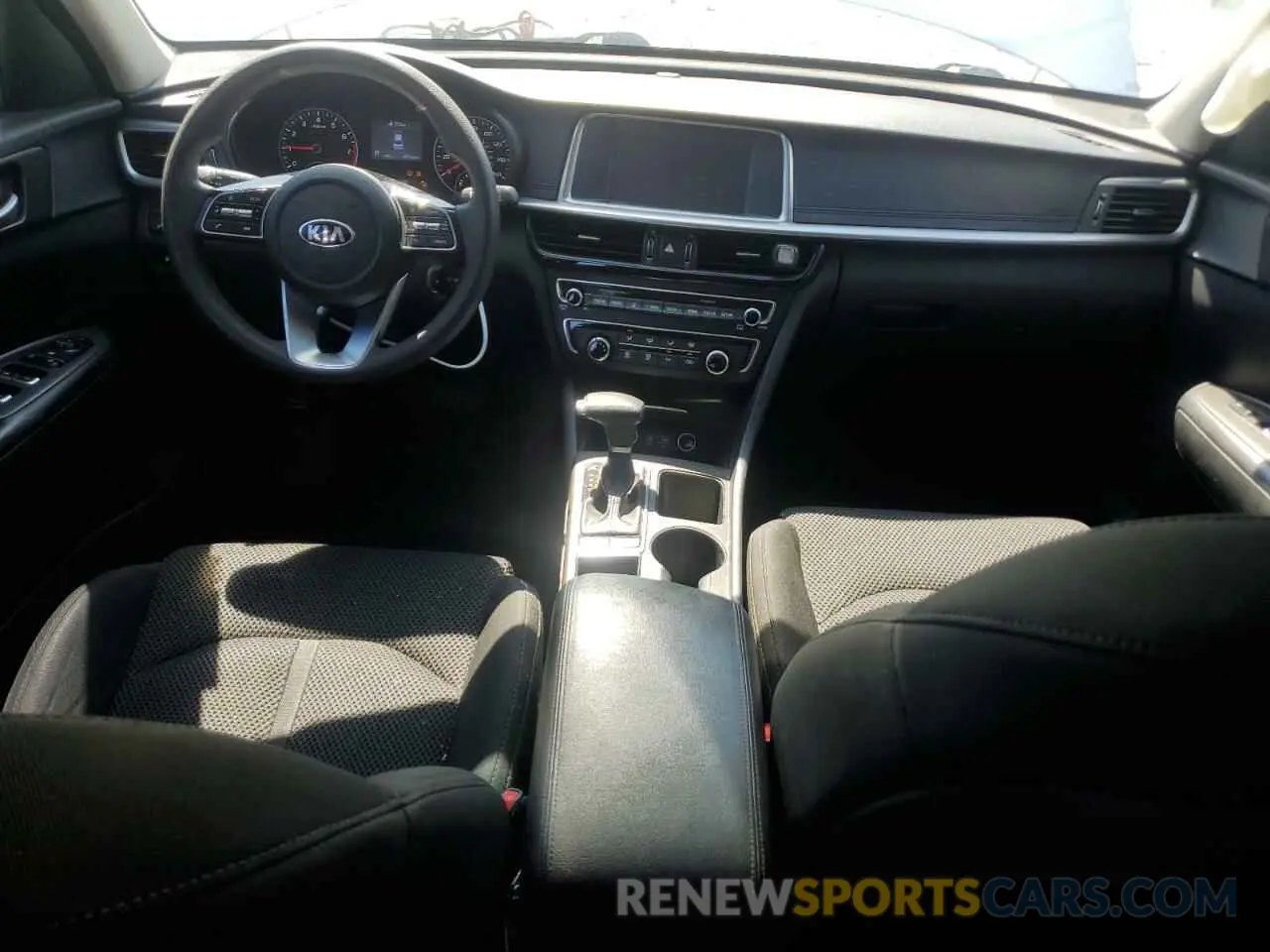 8 fotografías del automóvil dañado 5XXGT4L33KG342546 KIA OPTIMA 2019