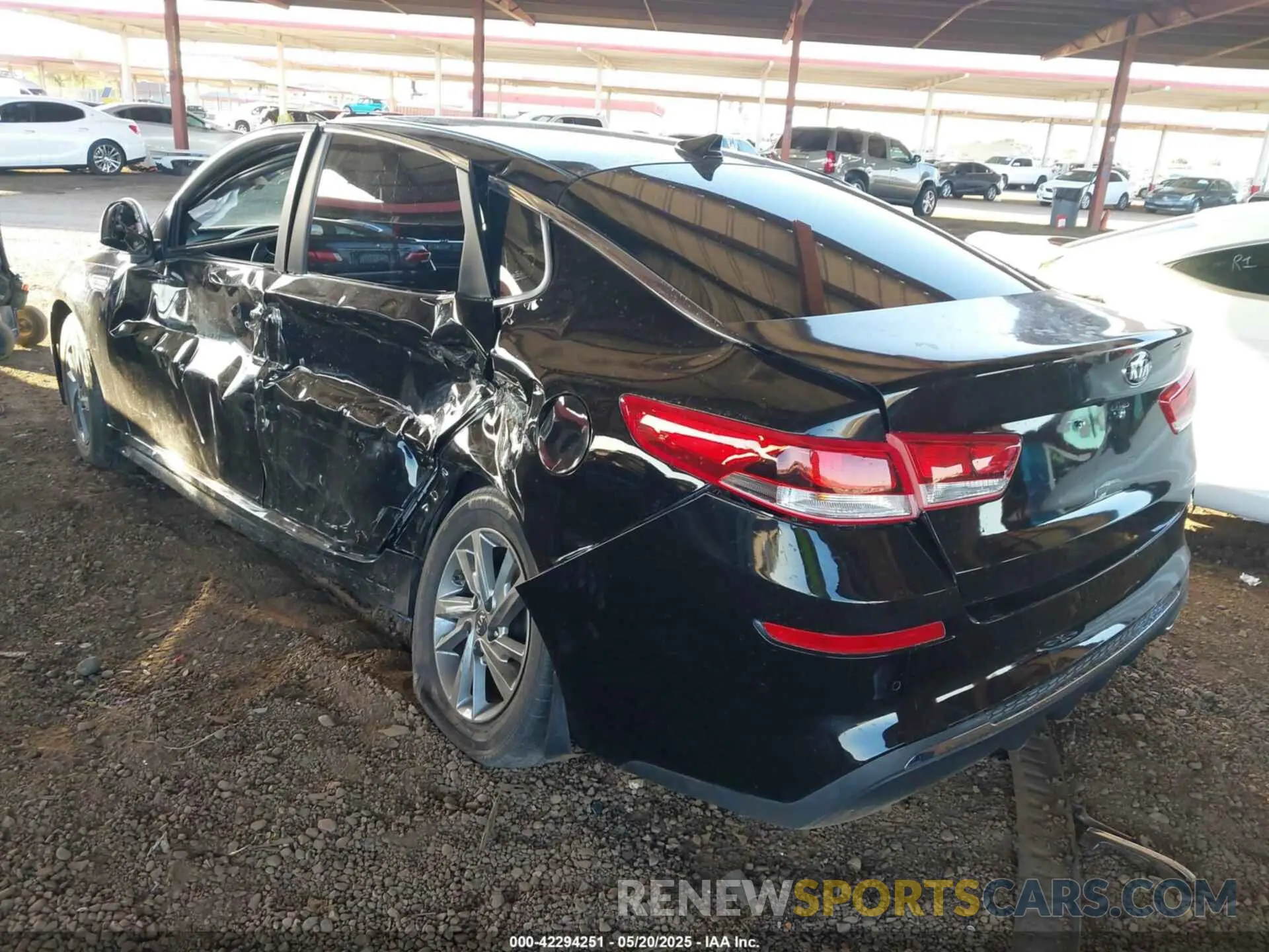 3 fotografías del automóvil dañado 5XXGT4L33KG344636 KIA OPTIMA 2019