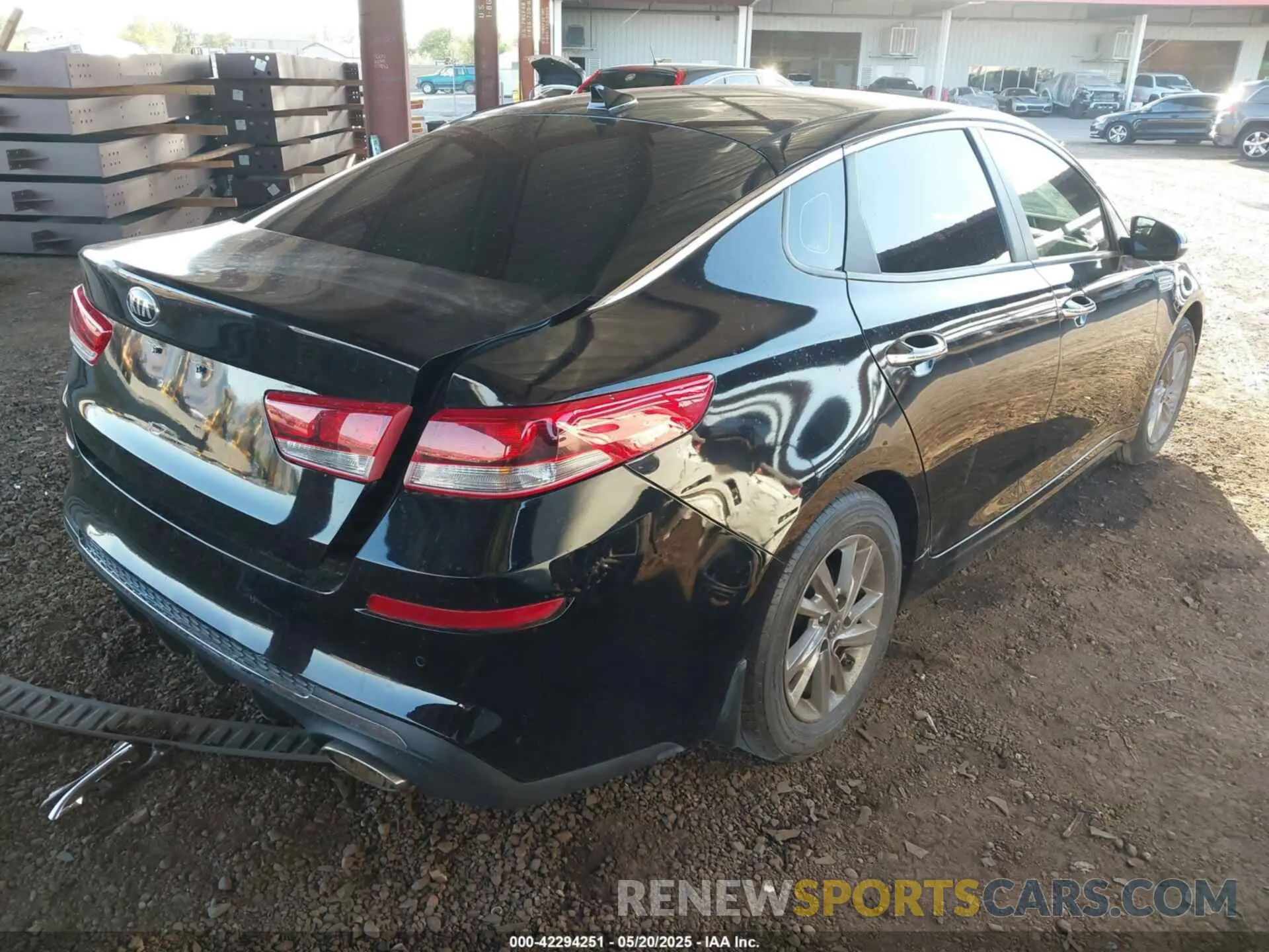 4 fotografías del automóvil dañado 5XXGT4L33KG344636 KIA OPTIMA 2019