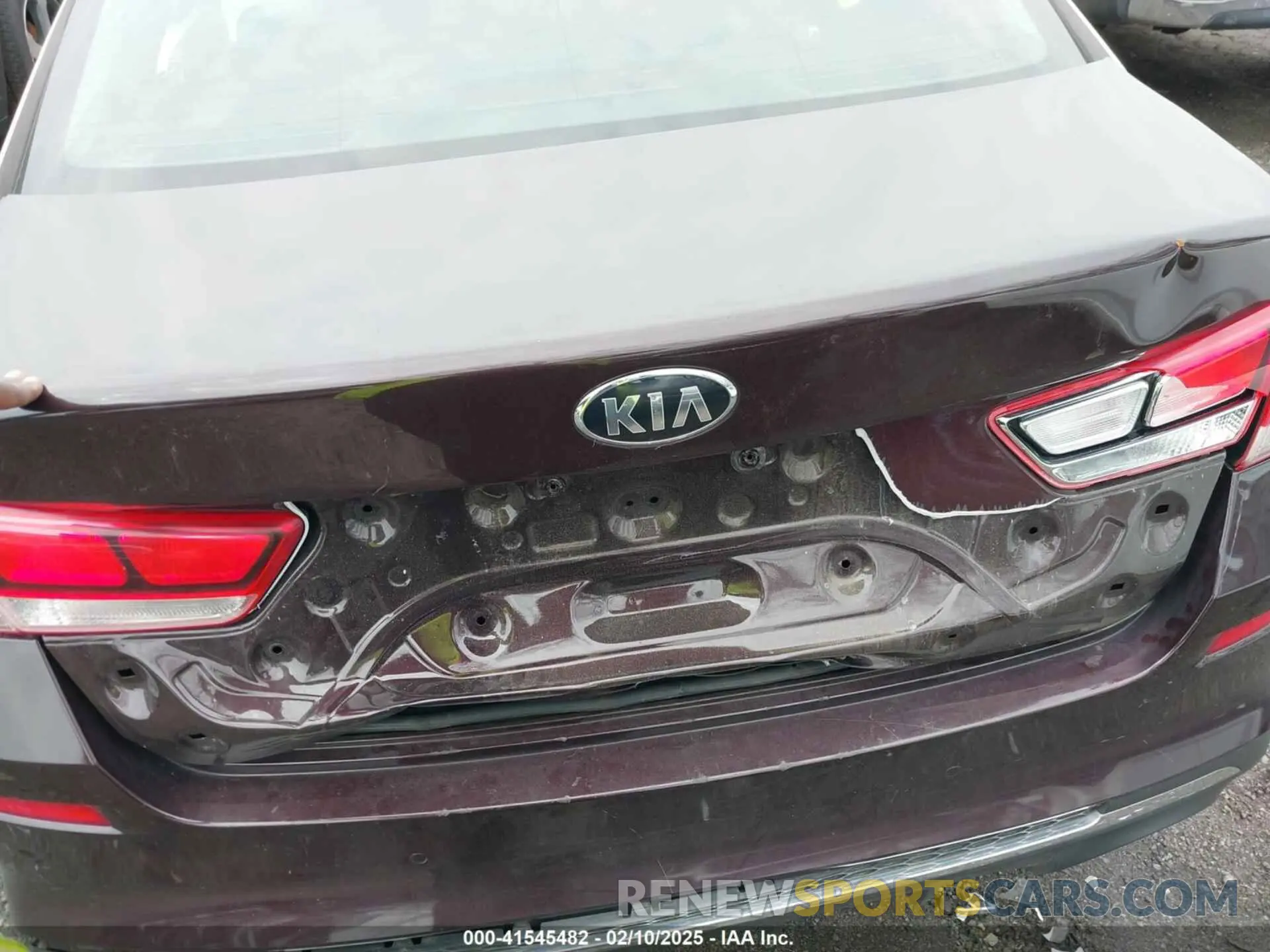 16 fotografías del automóvil dañado 5XXGT4L33KG348900 KIA OPTIMA 2019