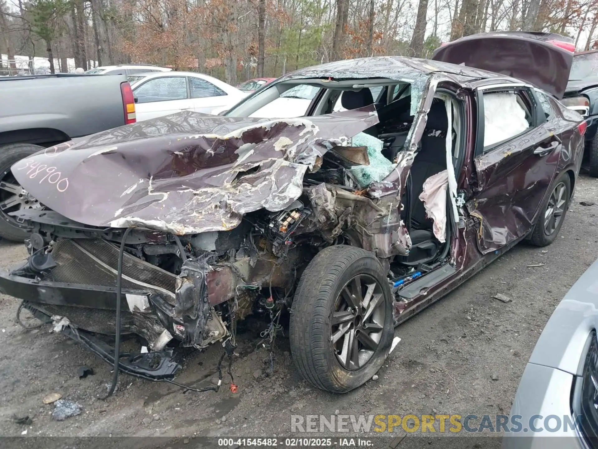2 fotografías del automóvil dañado 5XXGT4L33KG348900 KIA OPTIMA 2019