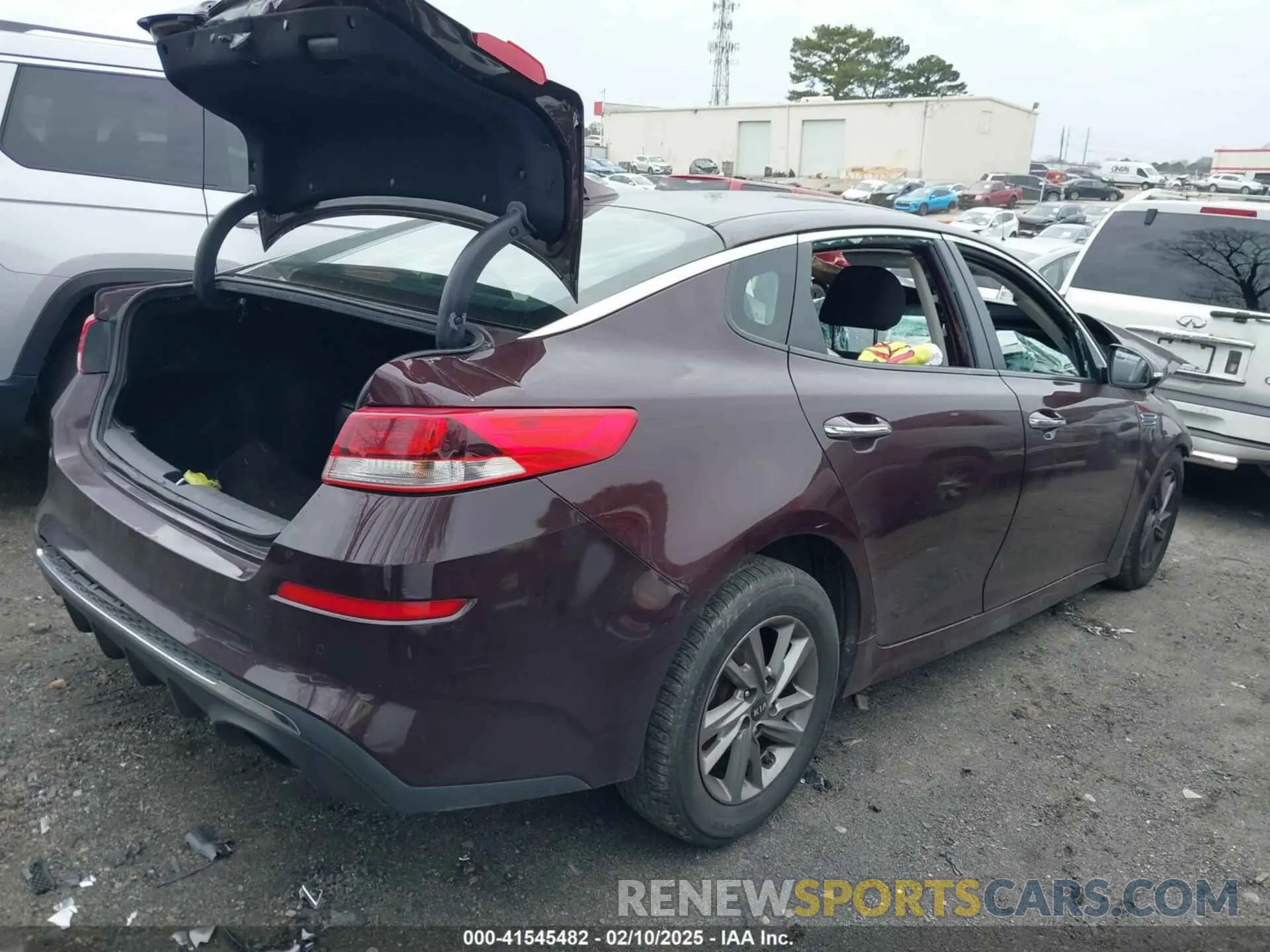 4 fotografías del automóvil dañado 5XXGT4L33KG348900 KIA OPTIMA 2019