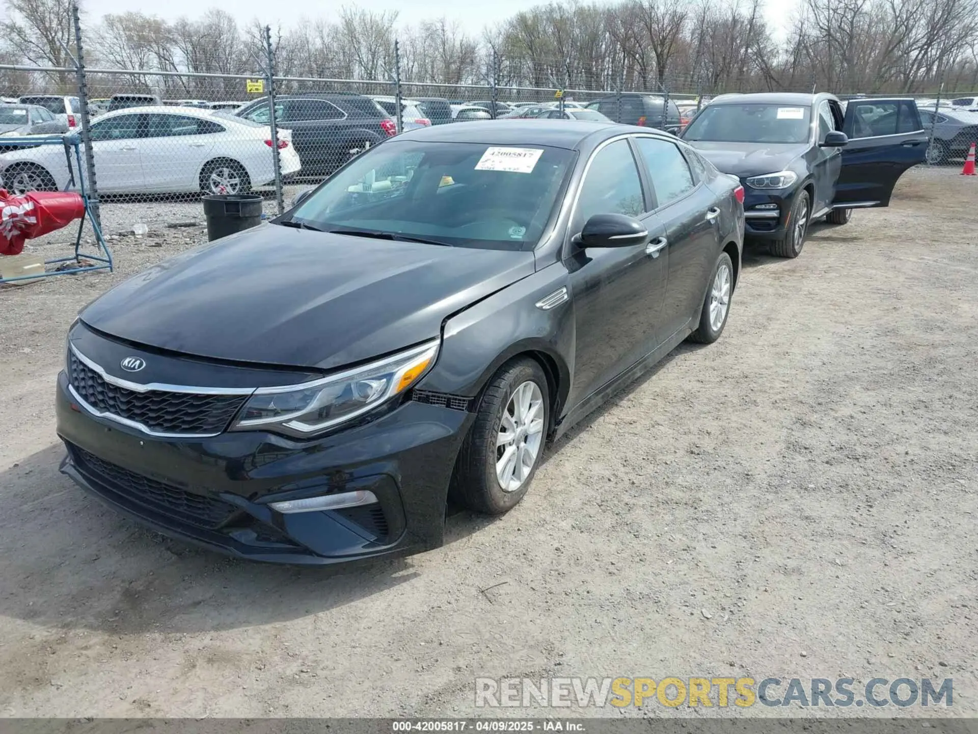 2 fotografías del automóvil dañado 5XXGT4L33KG373375 KIA OPTIMA 2019
