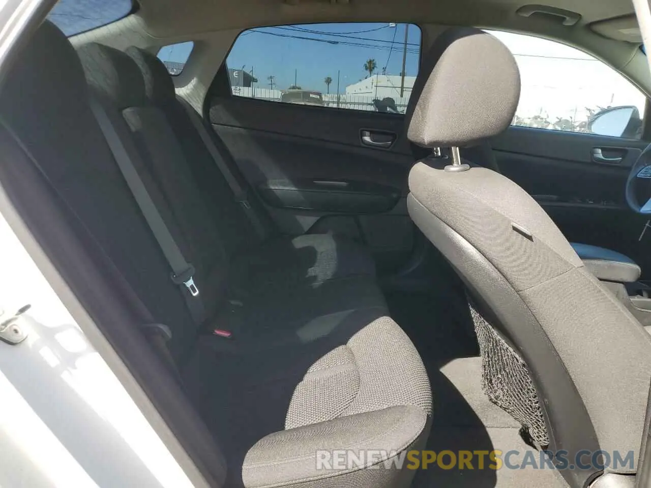 10 fotografías del automóvil dañado 5XXGT4L34KG281577 KIA OPTIMA 2019