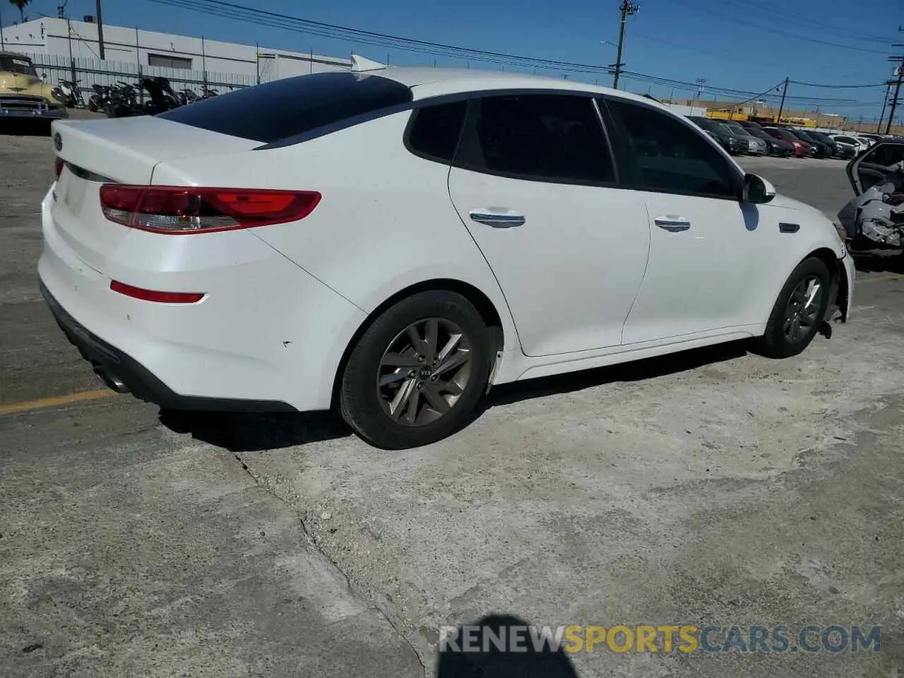 3 fotografías del automóvil dañado 5XXGT4L34KG281577 KIA OPTIMA 2019