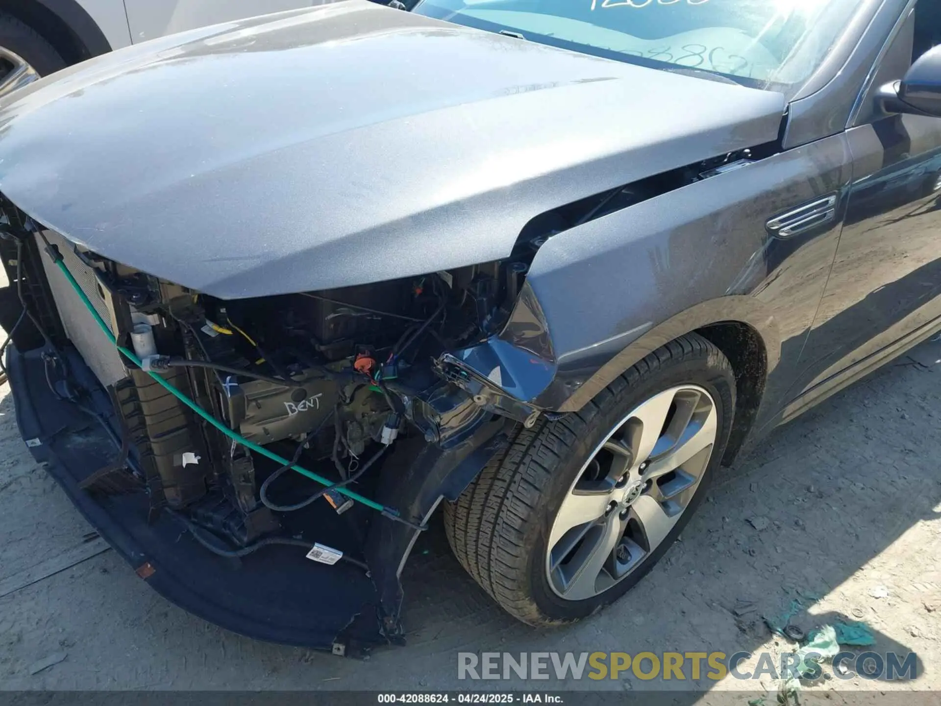 19 fotografías del automóvil dañado 5XXGT4L34KG302976 KIA OPTIMA 2019