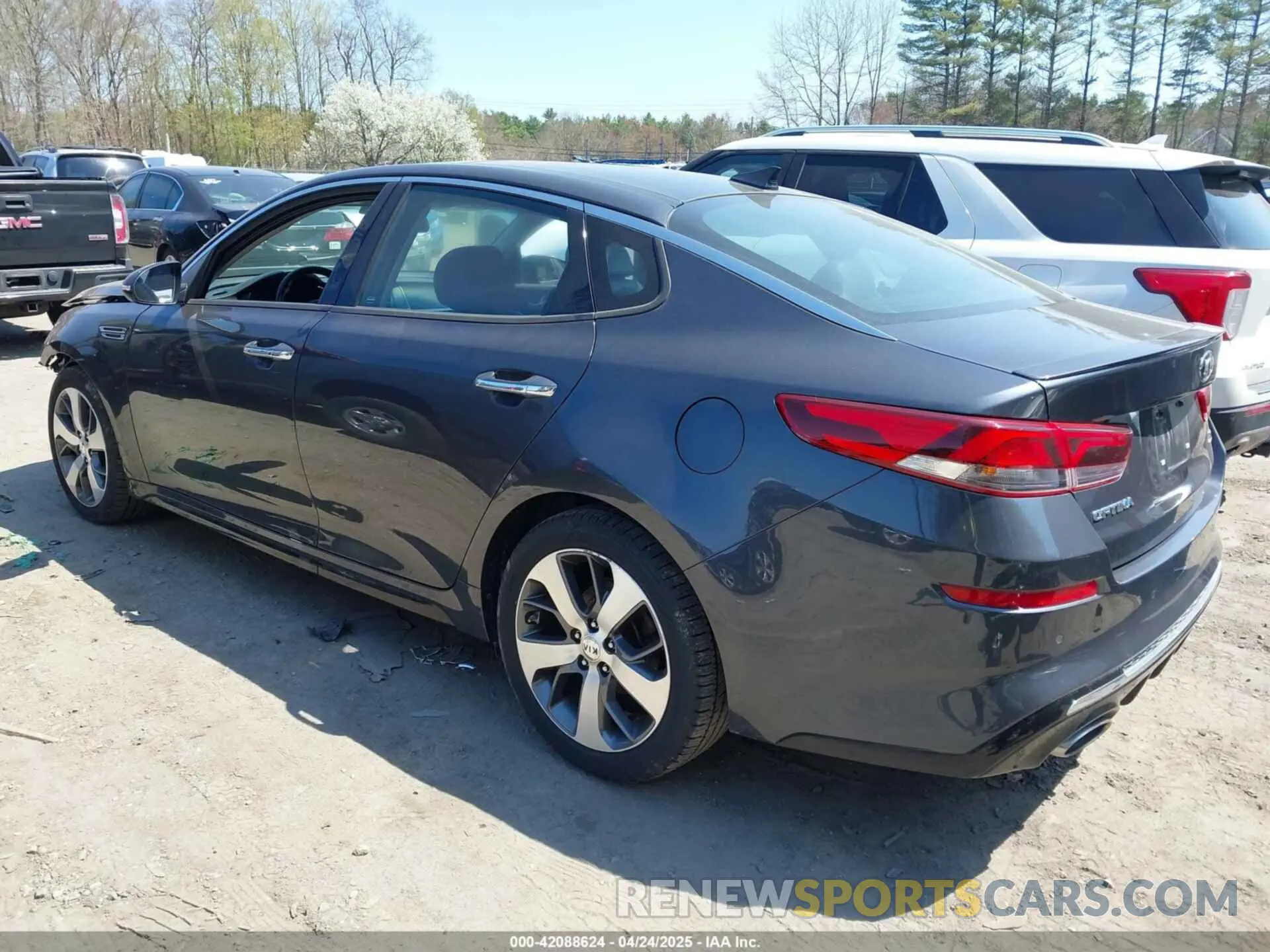 3 fotografías del automóvil dañado 5XXGT4L34KG302976 KIA OPTIMA 2019