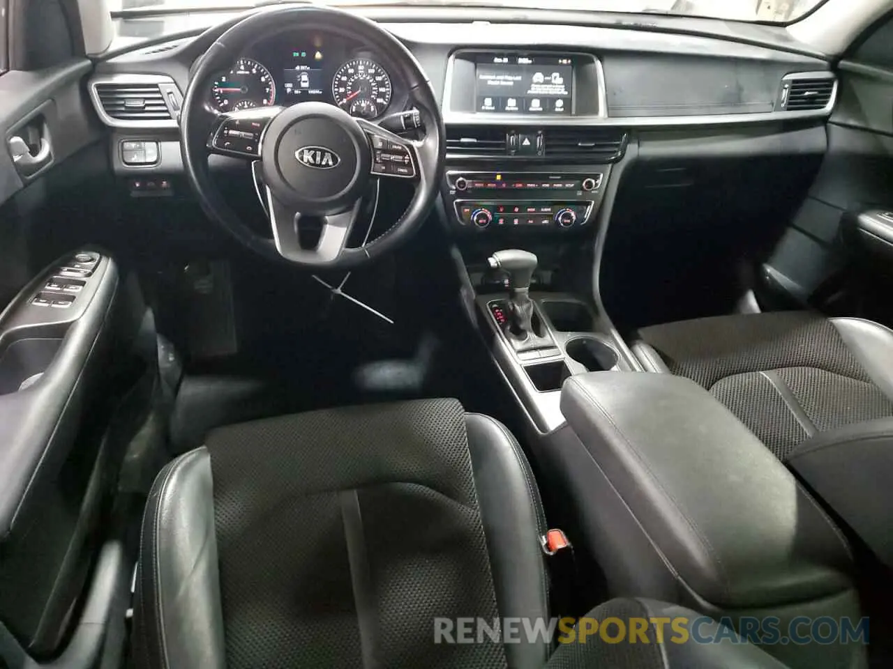 8 fotografías del automóvil dañado 5XXGT4L34KG307028 KIA OPTIMA 2019