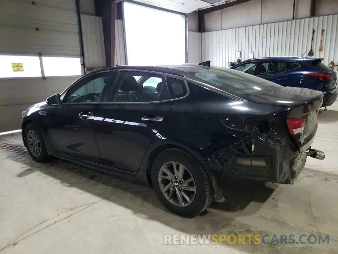2 fotografías del automóvil dañado 5XXGT4L34KG337565 KIA OPTIMA 2019