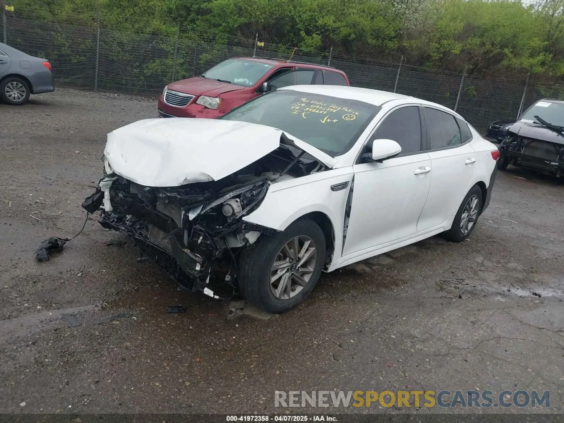 2 fotografías del automóvil dañado 5XXGT4L34KG343284 KIA OPTIMA 2019