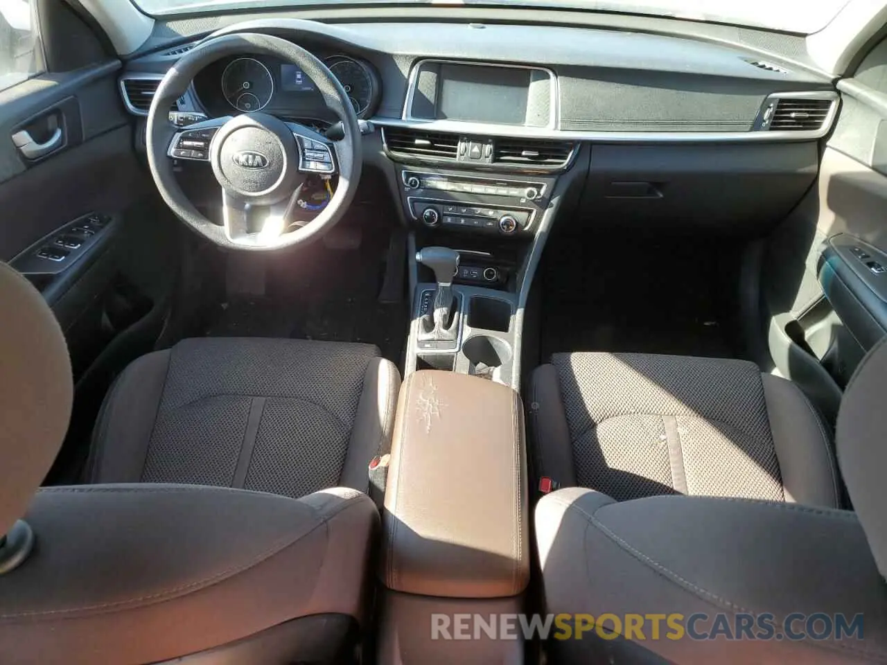 8 fotografías del automóvil dañado 5XXGT4L34KG363907 KIA OPTIMA 2019