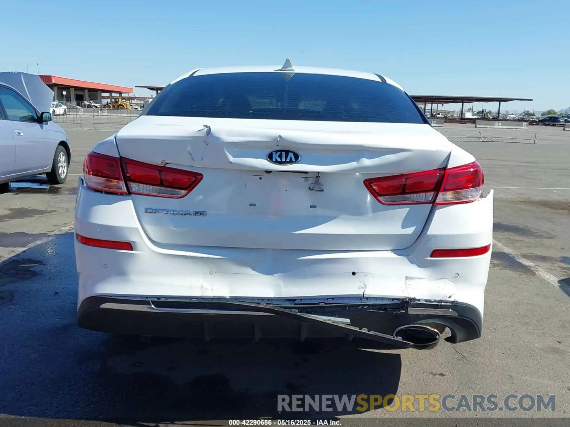 16 fotografías del automóvil dañado 5XXGT4L34KG364135 KIA OPTIMA 2019