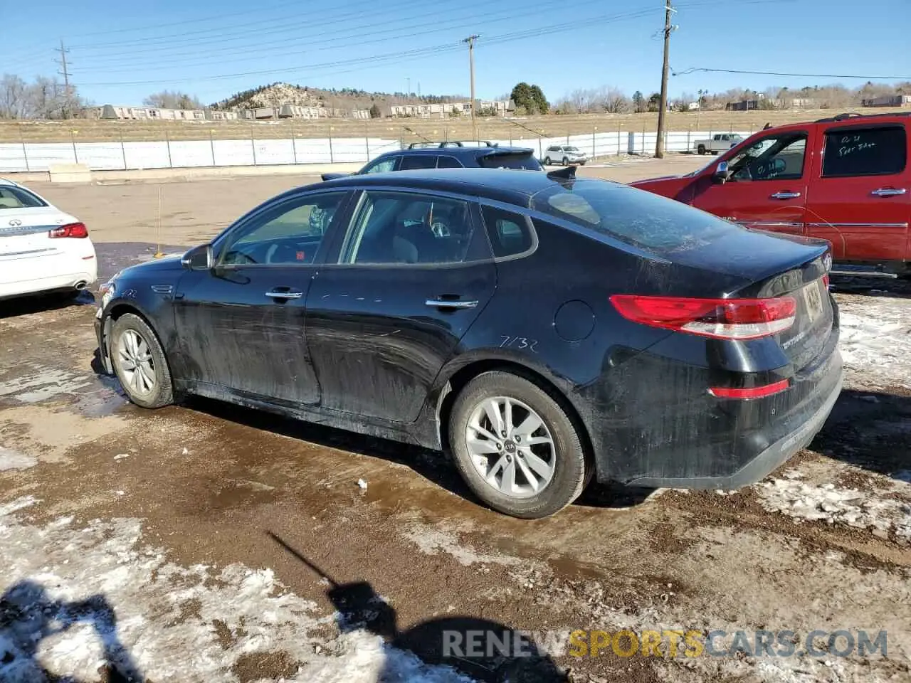 2 fotografías del automóvil dañado 5XXGT4L35KG276713 KIA OPTIMA 2019