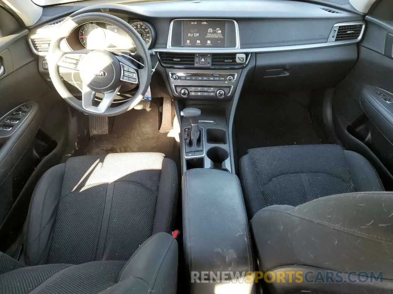 8 fotografías del automóvil dañado 5XXGT4L35KG276713 KIA OPTIMA 2019