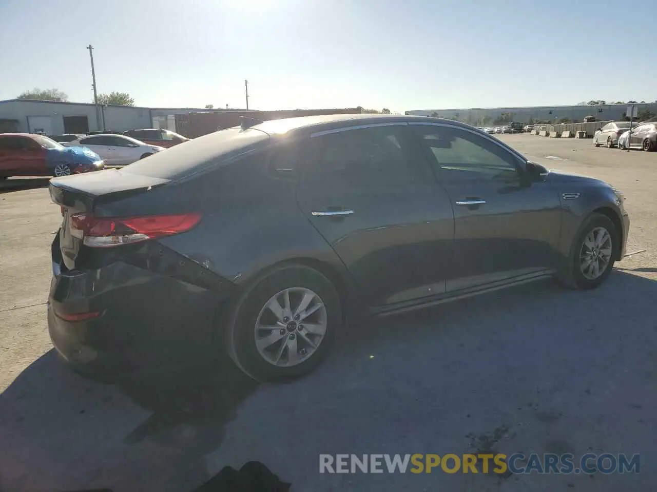 3 fotografías del automóvil dañado 5XXGT4L35KG280857 KIA OPTIMA 2019